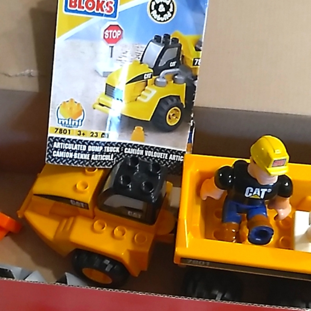 Megablocks dump truck set